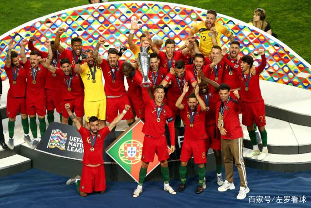 拜仁官方向巴黎道歉 球迷拉横幅未得到拜仁授权